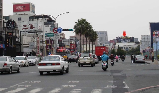 DH-N-0001鐵架廣告塔-台南市文南路與永華路一段路口-往新光三越新天地、市區、市政府廣告看板